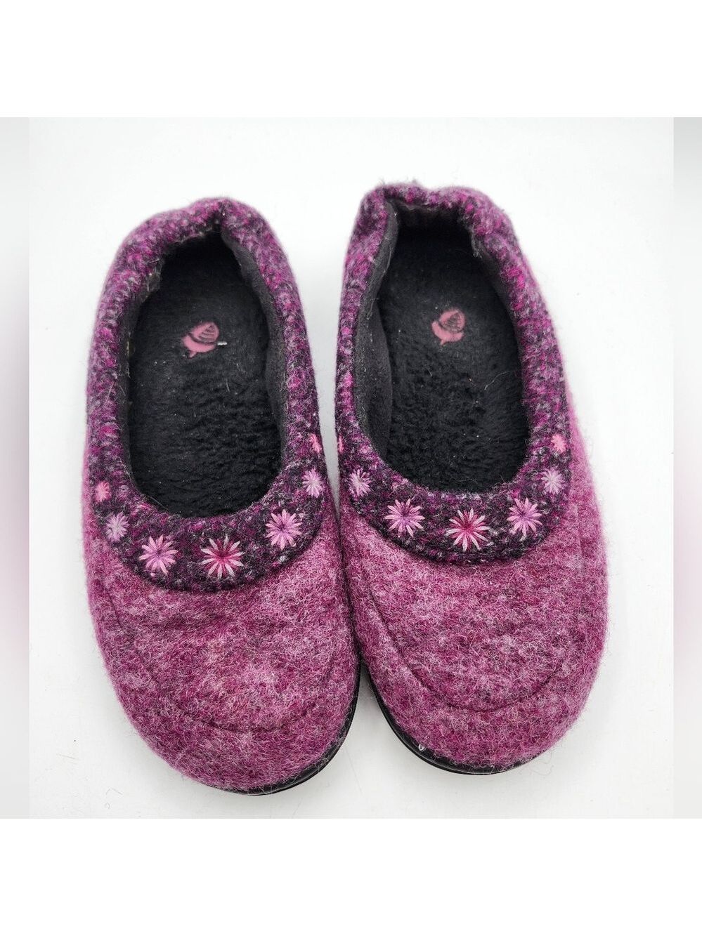 Acorn Wool Cozy Pink Slippers with Emboridered Floral Design Sz 5/6